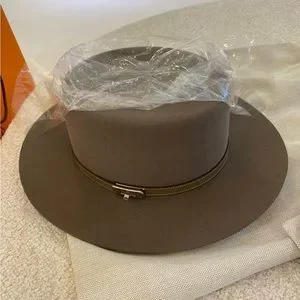 Hermes Taupe Hat with Silver Chain Detail Hat Hermès Beige size 56 cm in Cotton - 46931634 main image 4